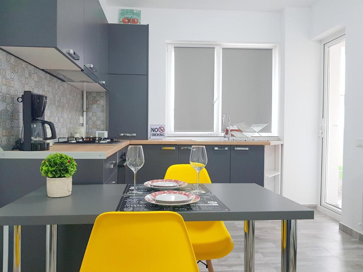 Yellow House Luxury Berceni Bucarest